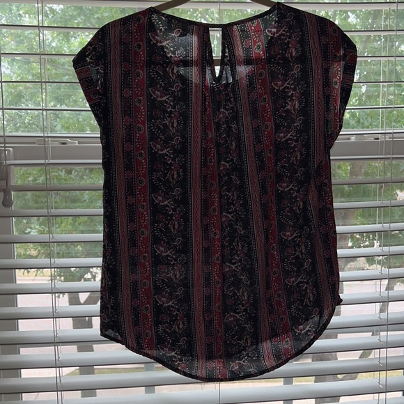Pink Rose-Floral Striped lightweight Blouse - Pink and Black size small - Picture 4 of 4
